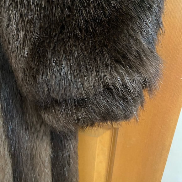 Vintage Full Length Beaver Fur Coat Color Ebony Size Small in perfect condition! - Picture 14 of 15